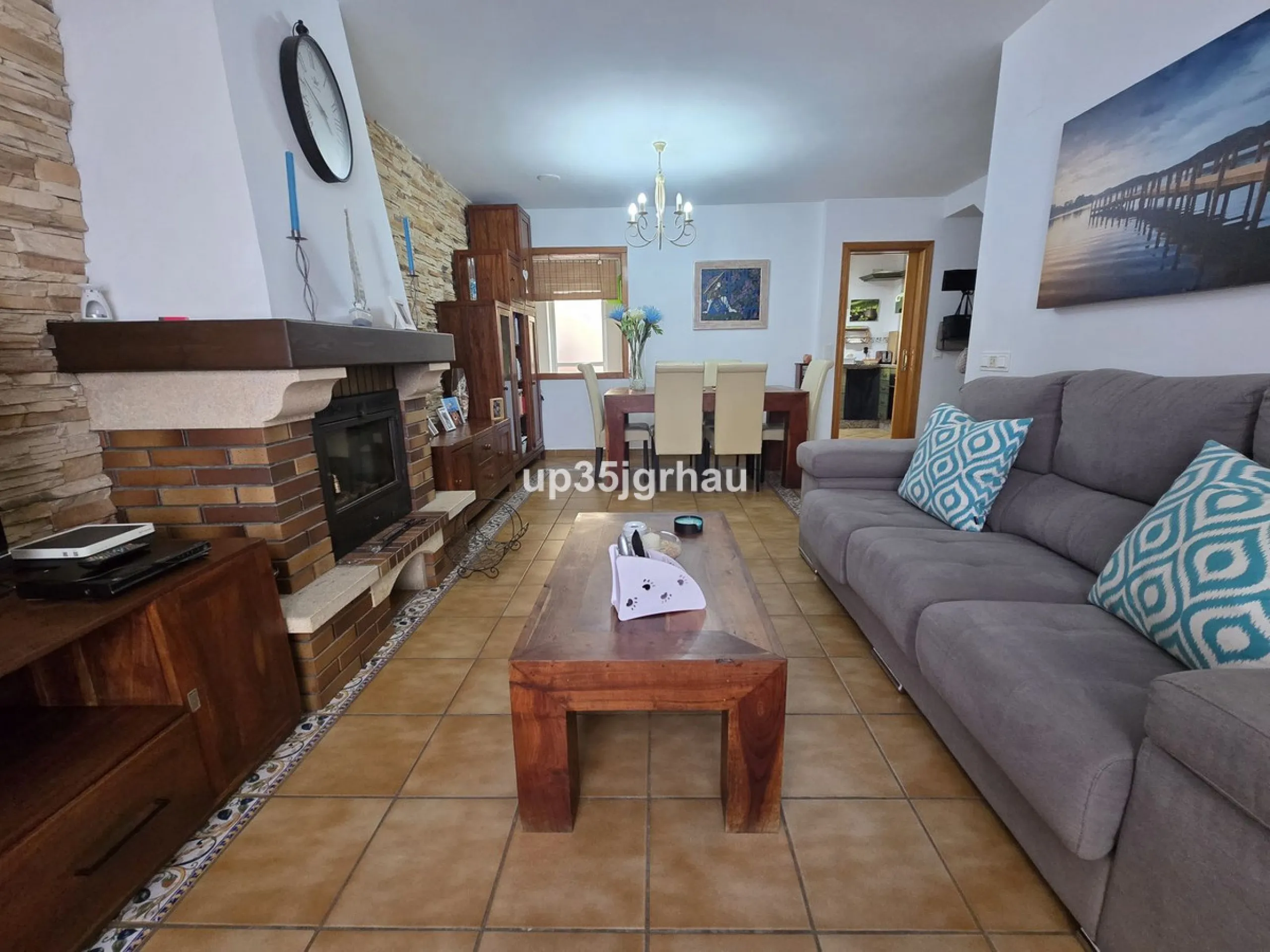 A magnificent 4-bedroom townhouse (195 m2) is for sale in Cancelada. This spacious and bright family home faces south and is located in a quiet and highly sought-after area of ​​Cancelada, ideal for families.
