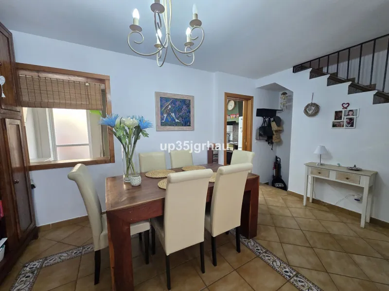 A magnificent 4-bedroom townhouse (195 m2) is for sale in Cancelada. This spacious and bright family home faces south and is located in a quiet and highly sought-after area of ​​Cancelada, ideal for families.