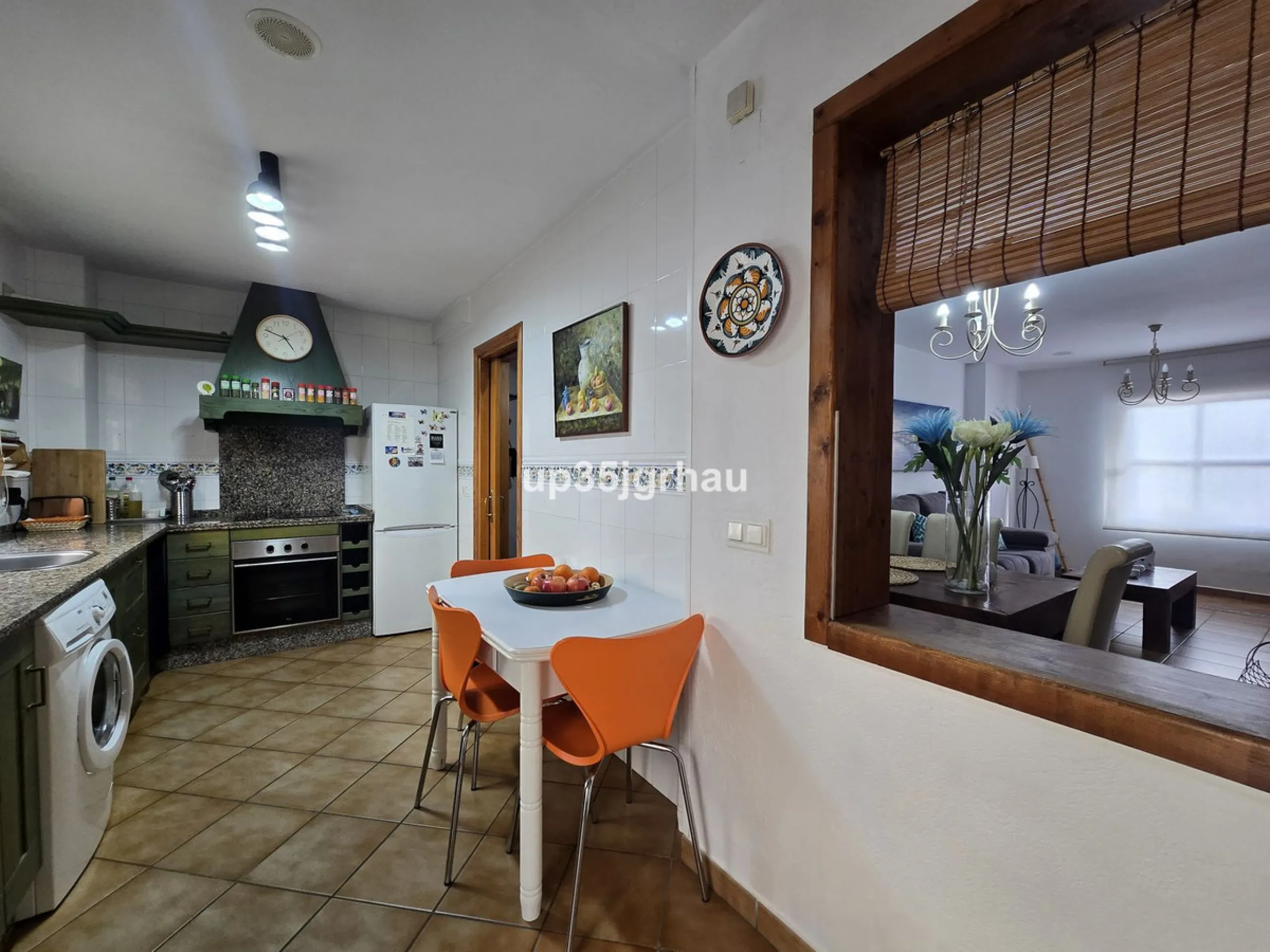 A magnificent 4-bedroom townhouse (195 m2) is for sale in Cancelada. This spacious and bright family home faces south and is located in a quiet and highly sought-after area of ​​Cancelada, ideal for families.