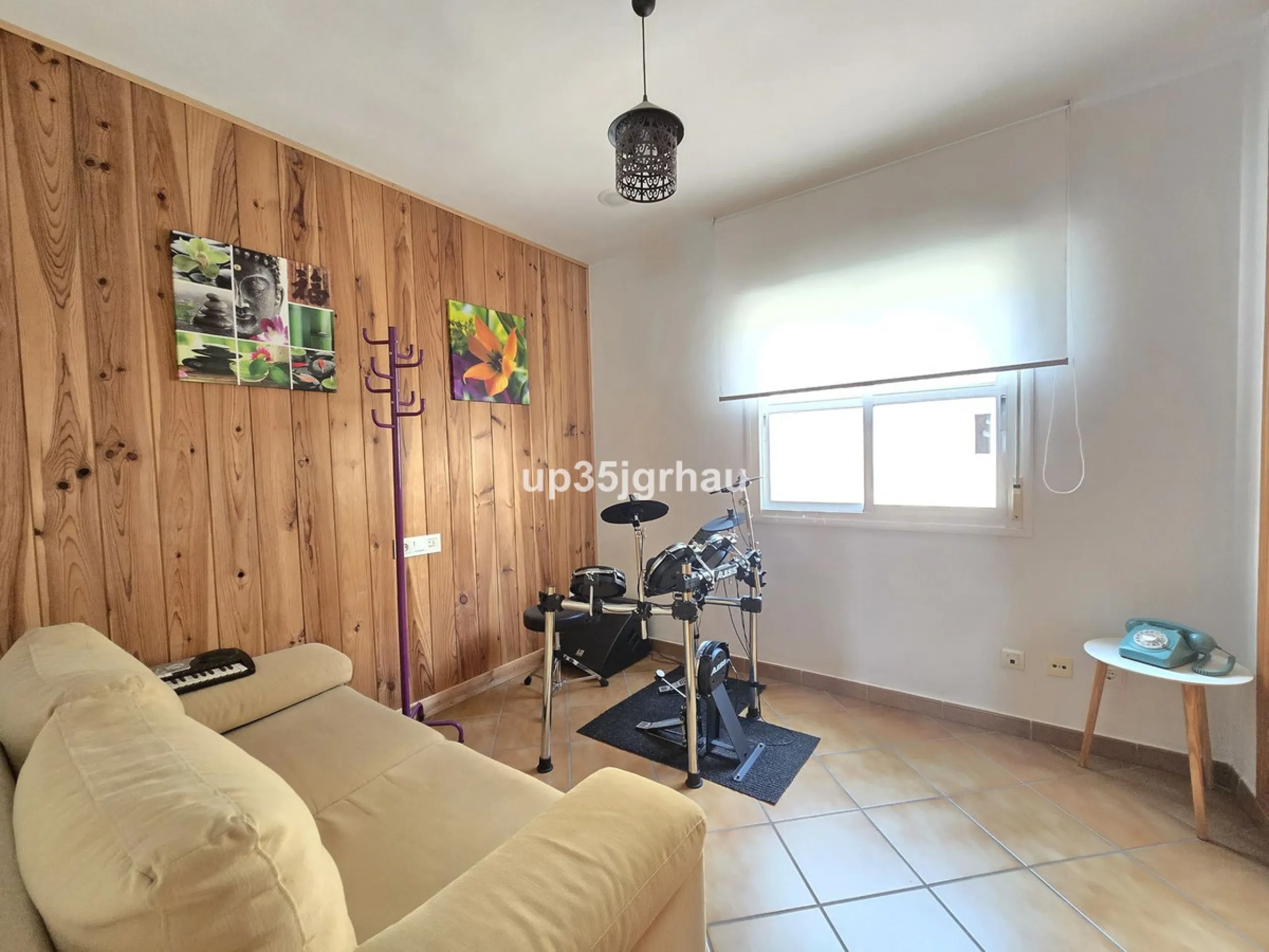 A magnificent 4-bedroom townhouse (195 m2) is for sale in Cancelada. This spacious and bright family home faces south and is located in a quiet and highly sought-after area of ​​Cancelada, ideal for families.
