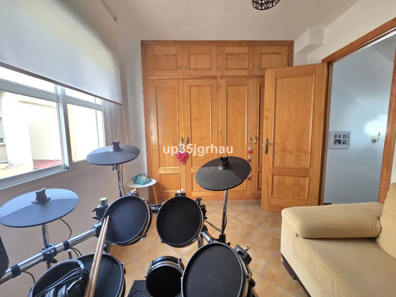 A magnificent 4-bedroom townhouse (195 m2) is for sale in Cancelada. This spacious and bright family home faces south and is located in a quiet and highly sought-after area of ​​Cancelada, ideal for families.