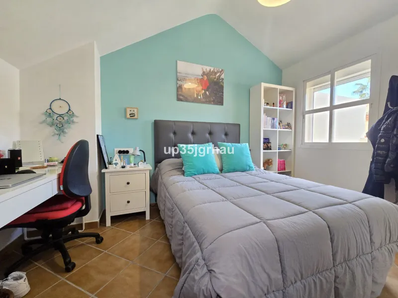 A magnificent 4-bedroom townhouse (195 m2) is for sale in Cancelada. This spacious and bright family home faces south and is located in a quiet and highly sought-after area of ​​Cancelada, ideal for families.
