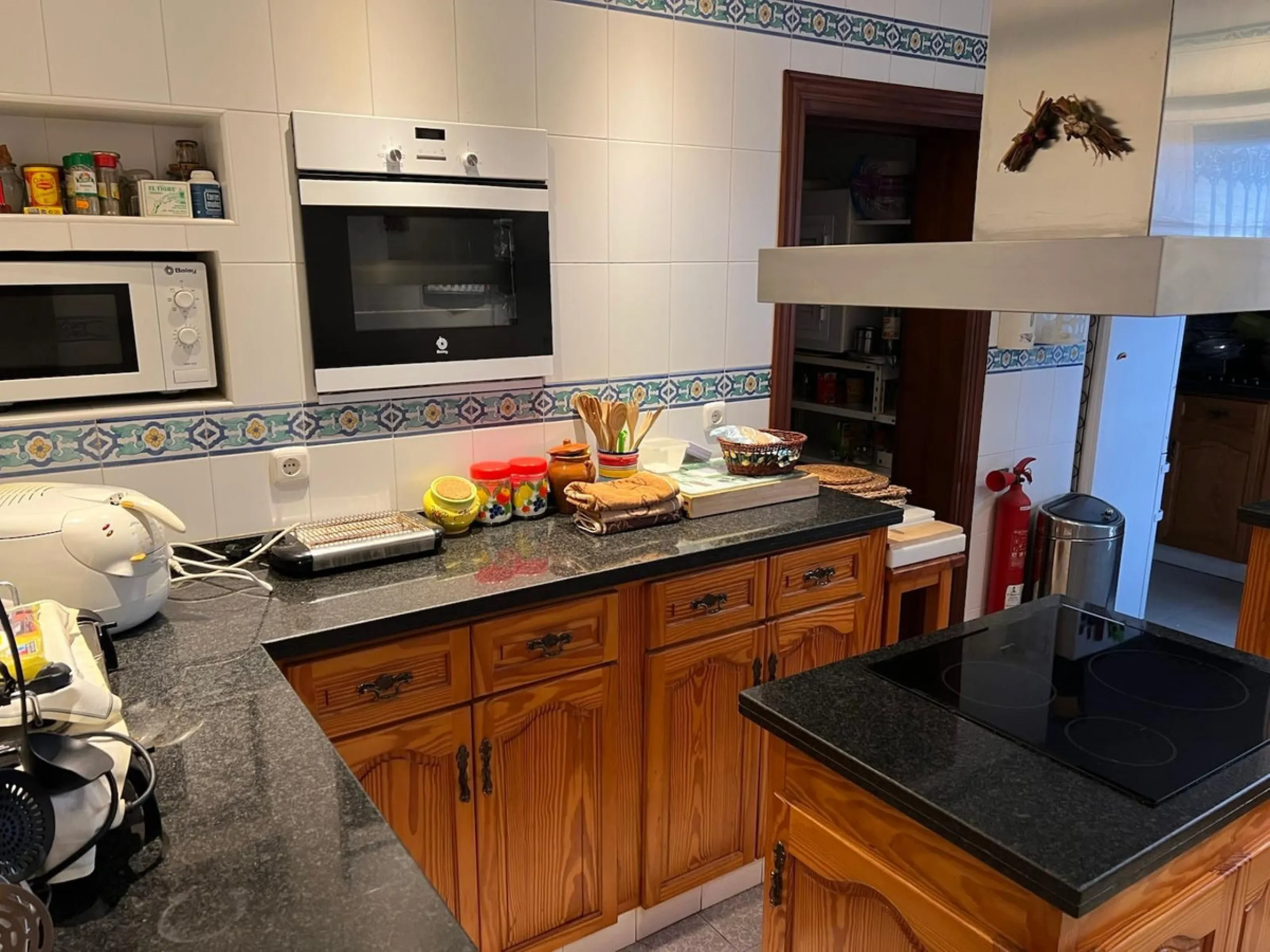 Stunning Detached Villa with Private Pool and Panoramic Views in Nueva Andalucía, Marbella – Costa del Sol