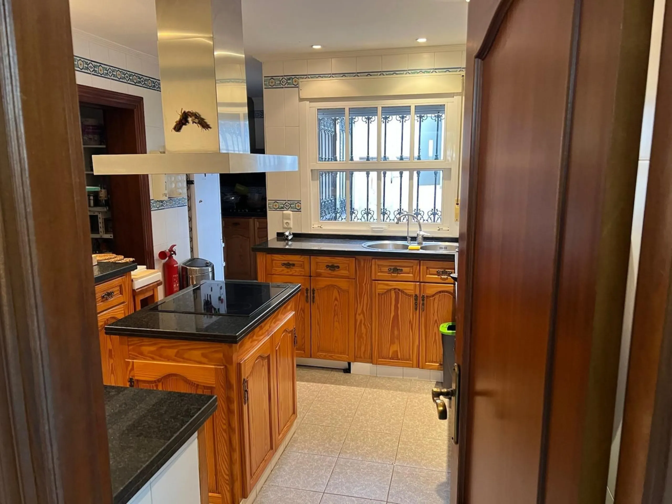 Stunning Detached Villa with Private Pool and Panoramic Views in Nueva Andalucía, Marbella – Costa del Sol