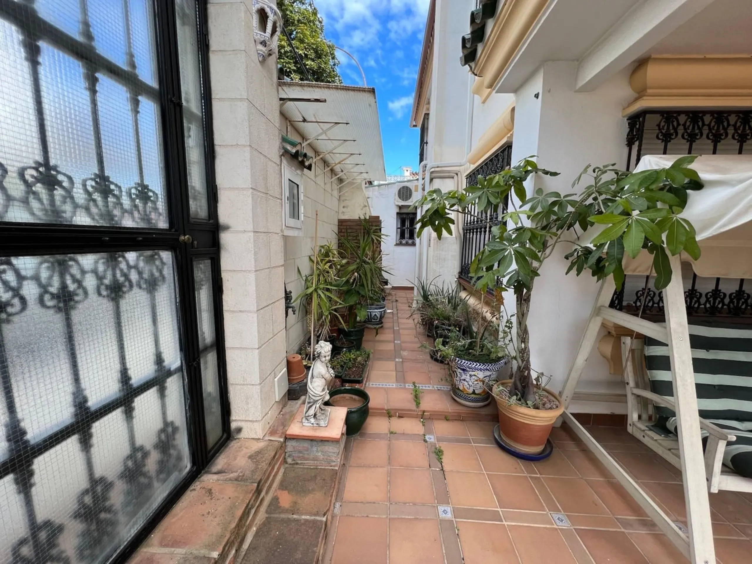 Stunning Detached Villa with Private Pool and Panoramic Views in Nueva Andalucía, Marbella – Costa del Sol