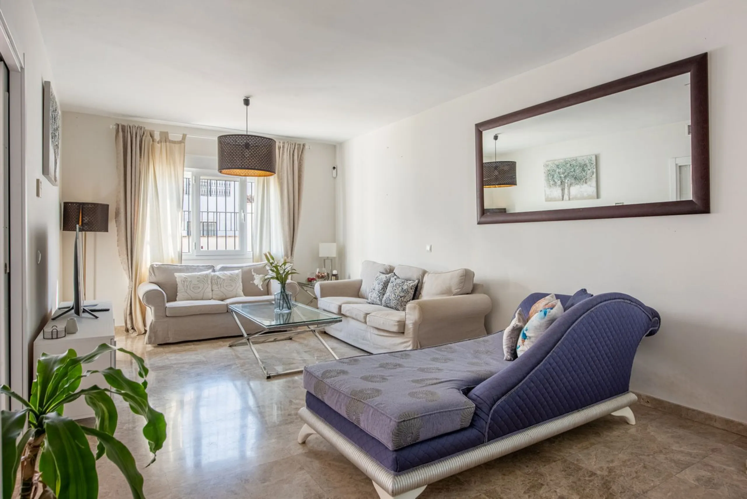Bright CORNER Semi-Detached Home in Los Naranjos de Marbella, Just 1.5 km from the Beach and Puerto Banús