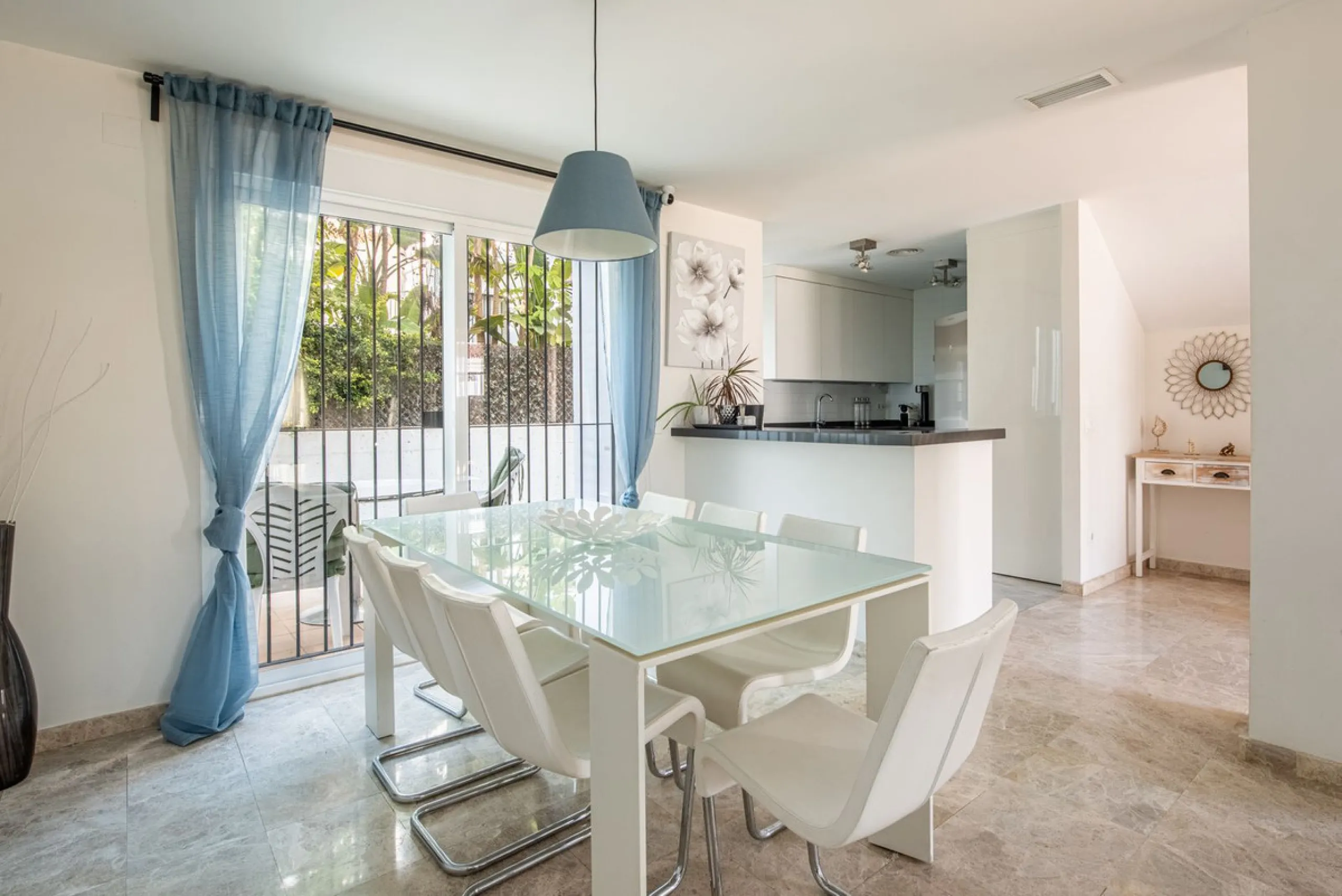 Bright CORNER Semi-Detached Home in Los Naranjos de Marbella, Just 1.5 km from the Beach and Puerto Banús