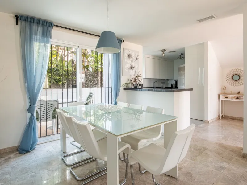 Bright CORNER Semi-Detached Home in Los Naranjos de Marbella, Just 1.5 km from the Beach and Puerto Banús