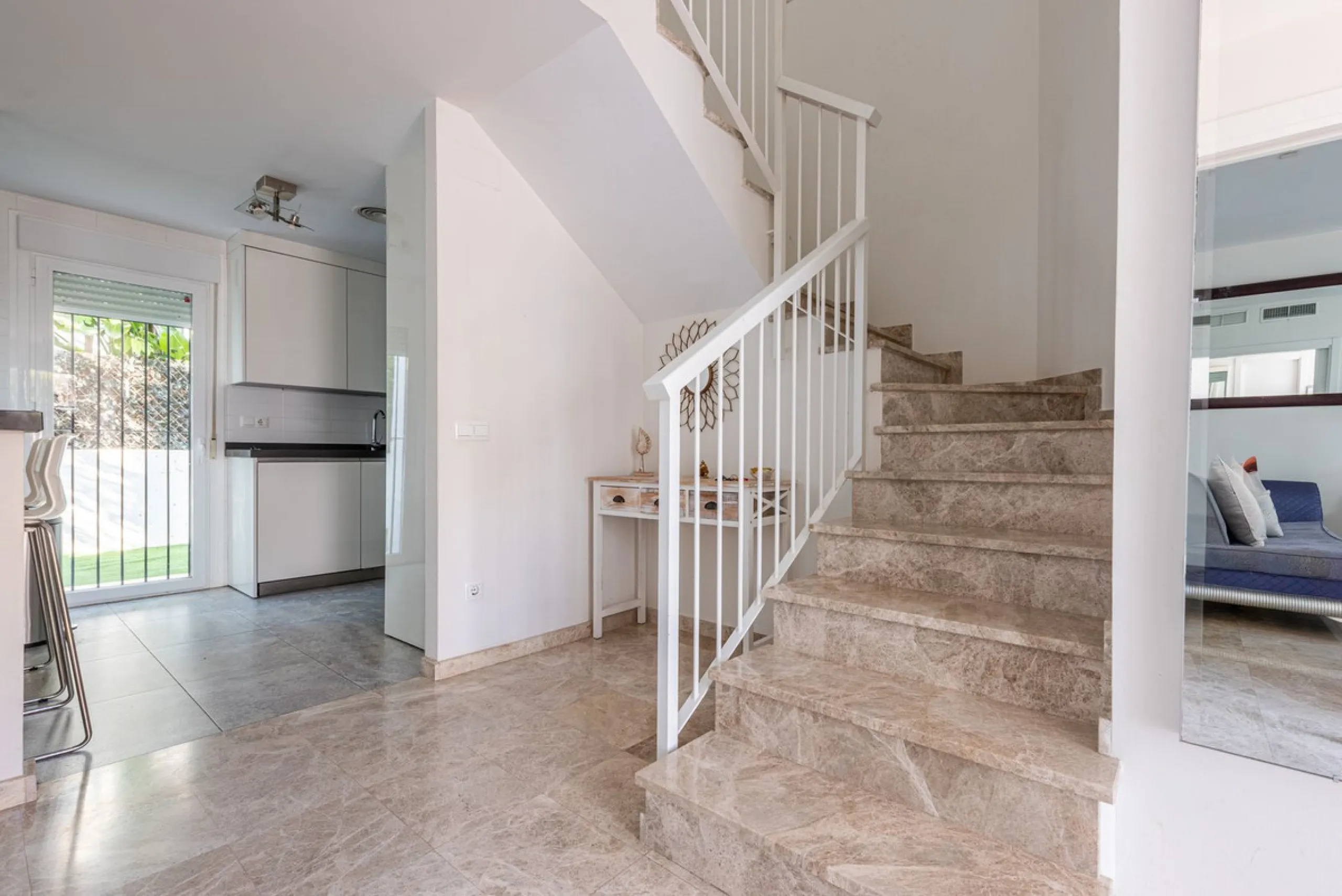 Bright CORNER Semi-Detached Home in Los Naranjos de Marbella, Just 1.5 km from the Beach and Puerto Banús