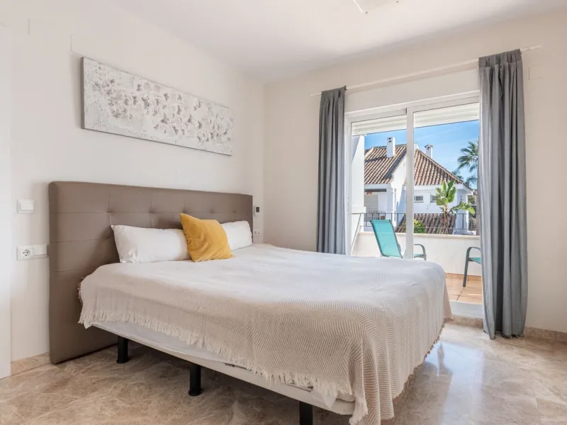 Bright CORNER Semi-Detached Home in Los Naranjos de Marbella, Just 1.5 km from the Beach and Puerto Banús