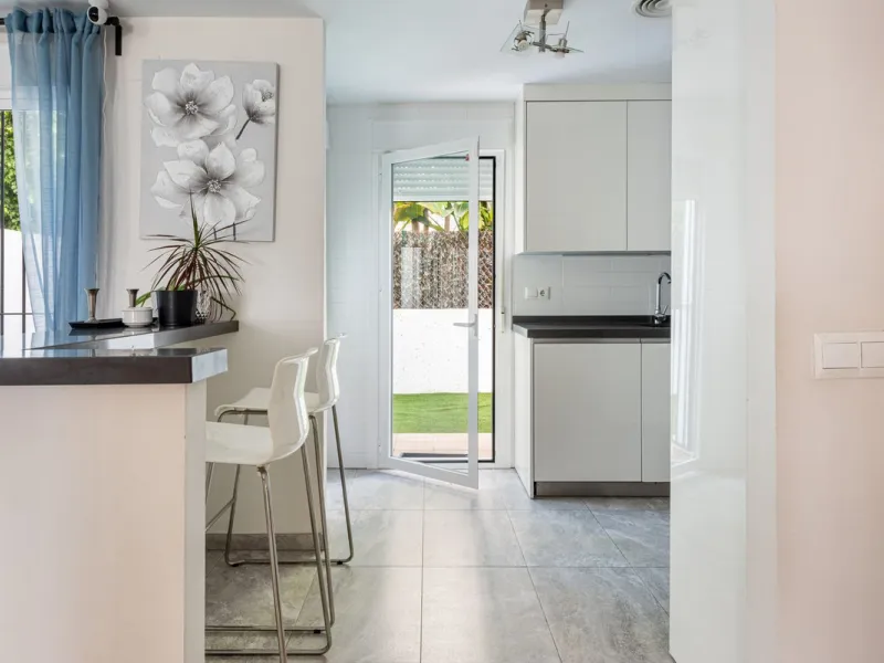 Bright CORNER Semi-Detached Home in Los Naranjos de Marbella, Just 1.5 km from the Beach and Puerto Banús