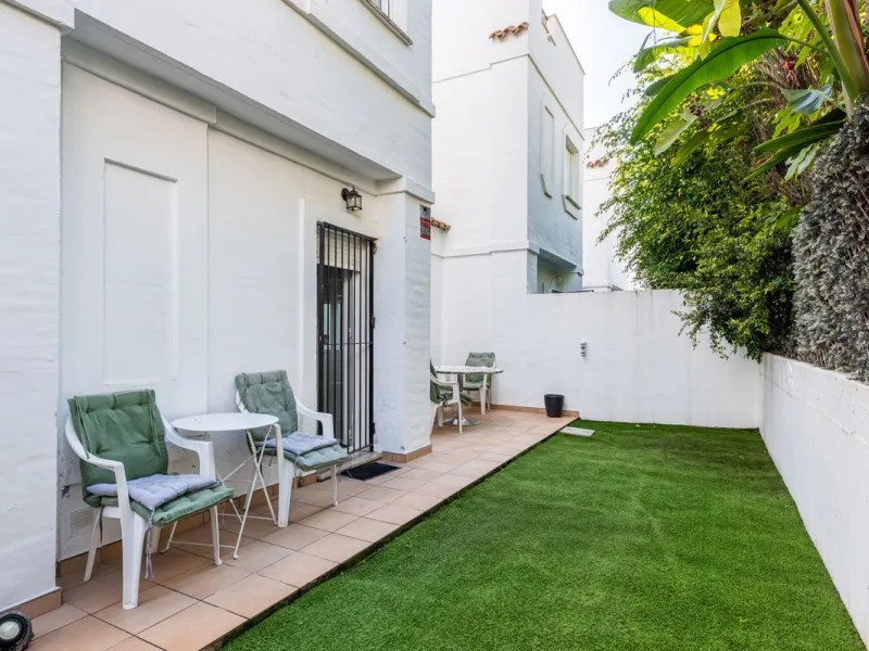Bright CORNER Semi-Detached Home in Los Naranjos de Marbella, Just 1.5 km from the Beach and Puerto Banús