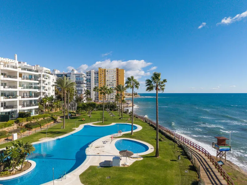 Frontline Beach 2-Bedroom Apartment in Mi Capricho, Calahonda