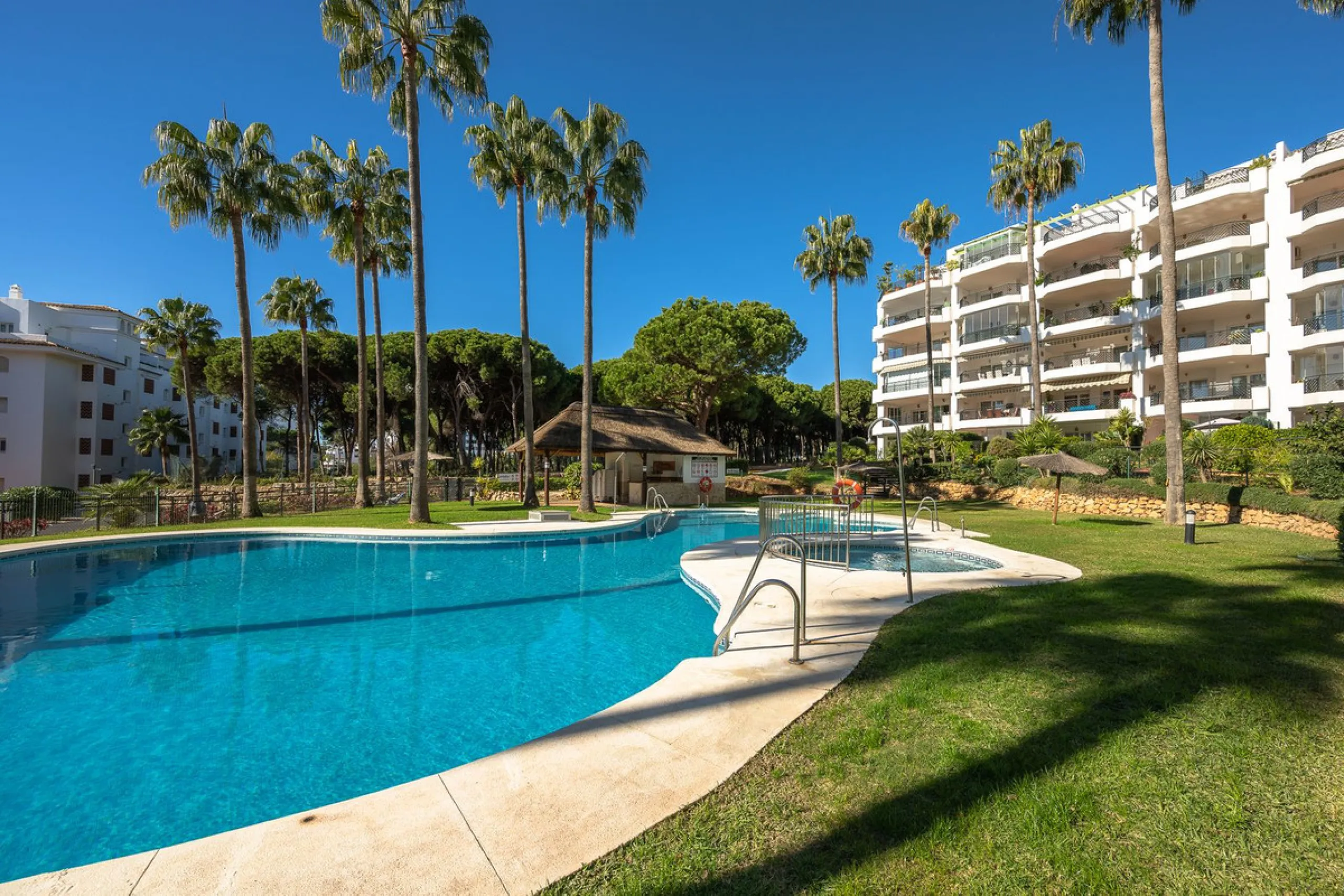 Frontline Beach 2-Bedroom Apartment in Mi Capricho, Calahonda