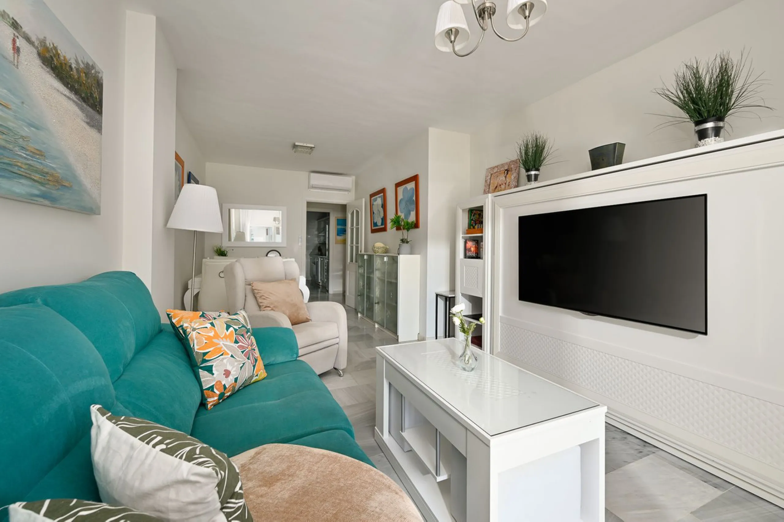 Frontline Beach 2-Bedroom Apartment in Mi Capricho, Calahonda