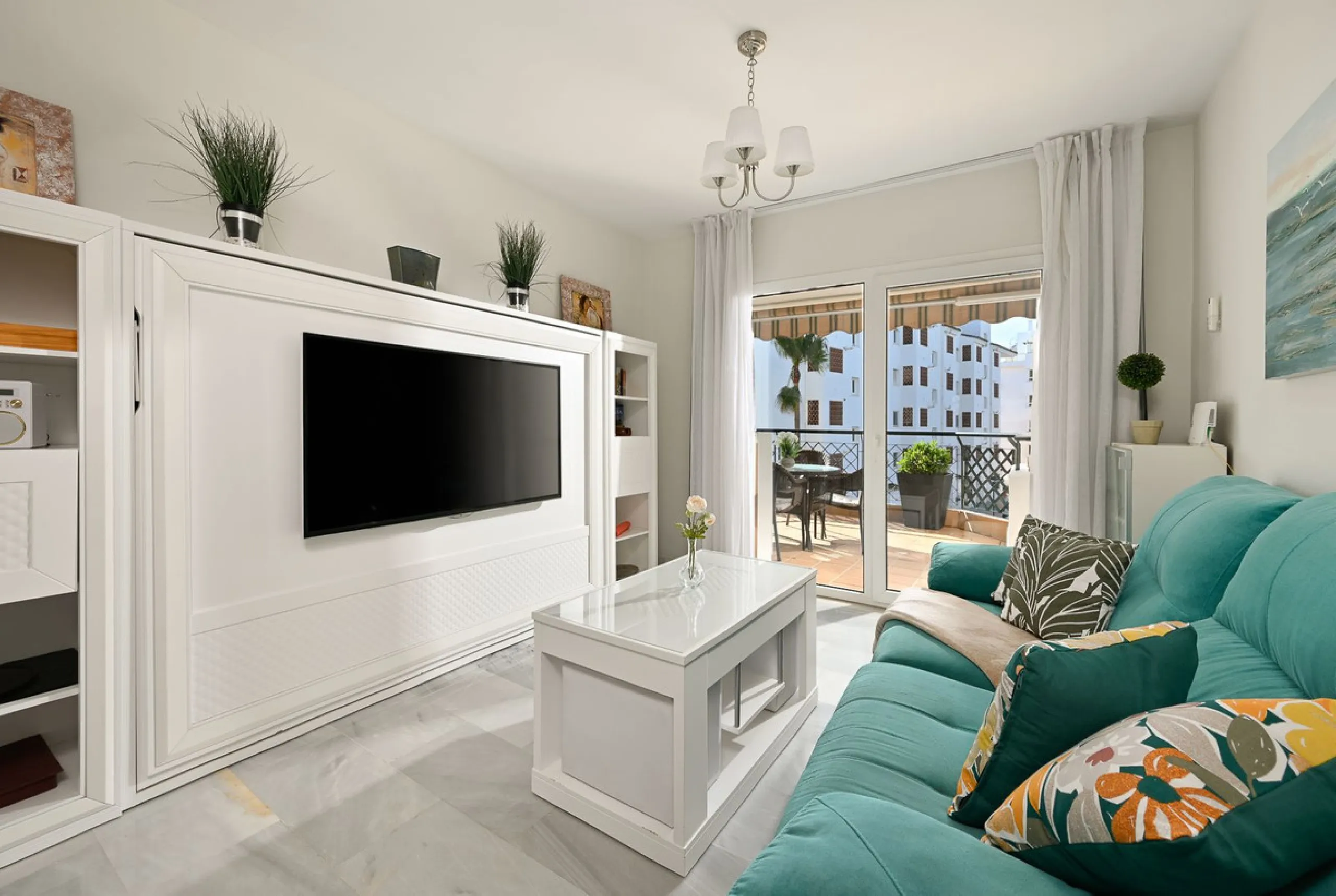 Frontline Beach 2-Bedroom Apartment in Mi Capricho, Calahonda