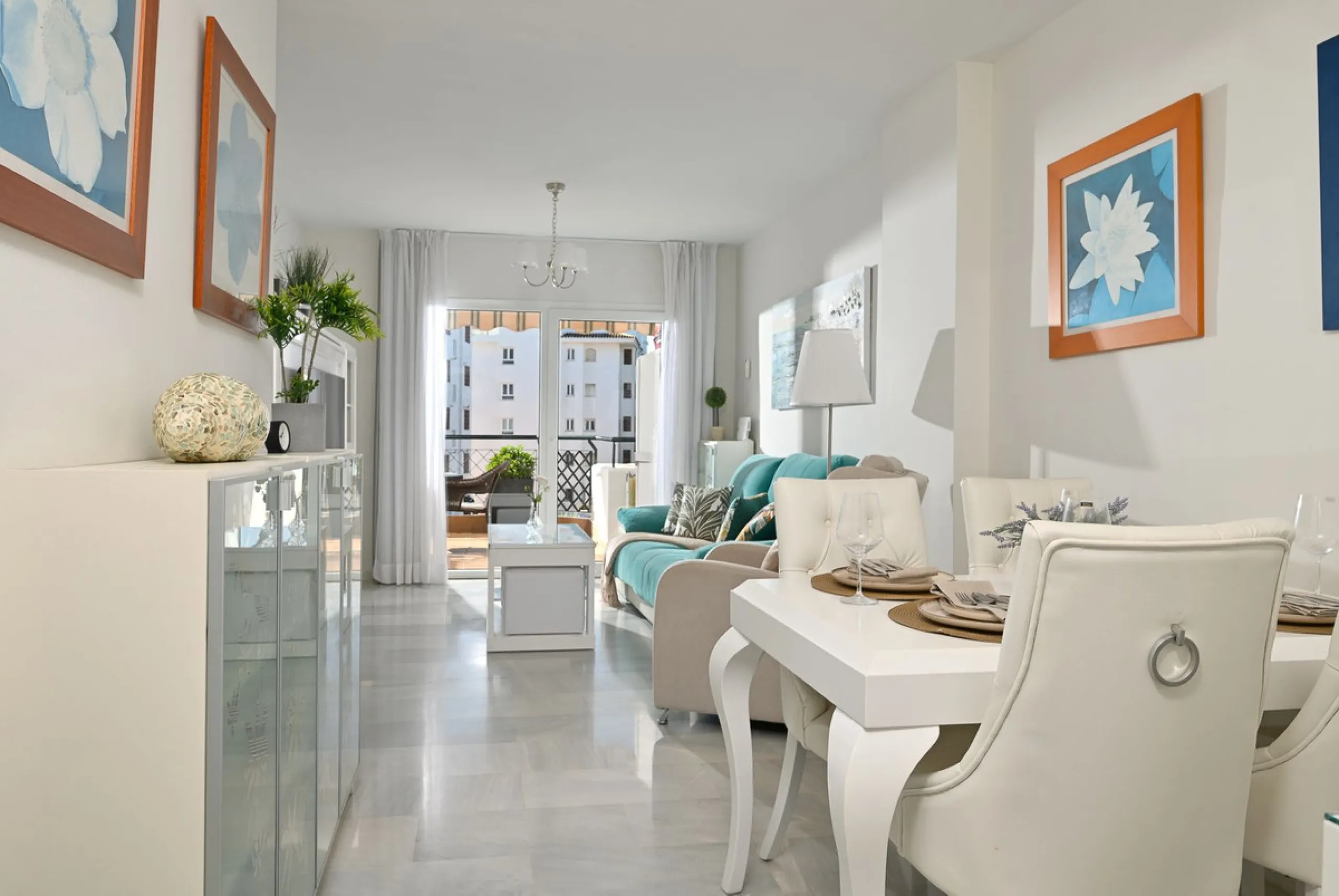 Frontline Beach 2-Bedroom Apartment in Mi Capricho, Calahonda