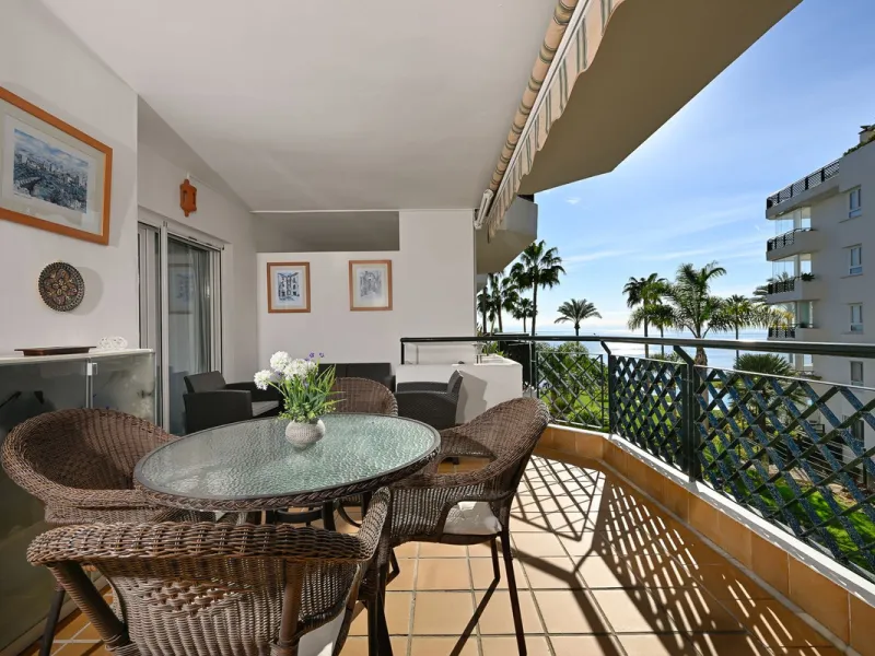 Frontline Beach 2-Bedroom Apartment in Mi Capricho, Calahonda