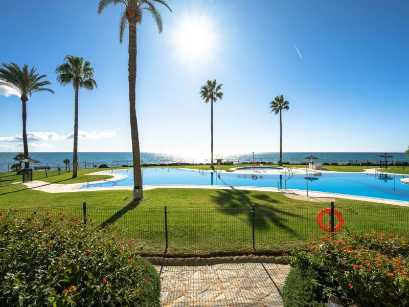 Frontline Beach 2-Bedroom Apartment in Mi Capricho, Calahonda