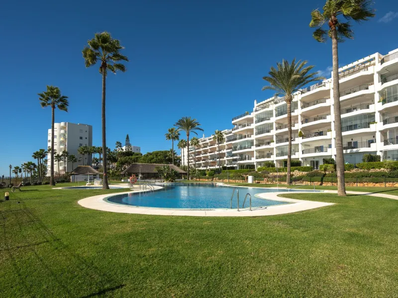 Frontline Beach 2-Bedroom Apartment in Mi Capricho, Calahonda
