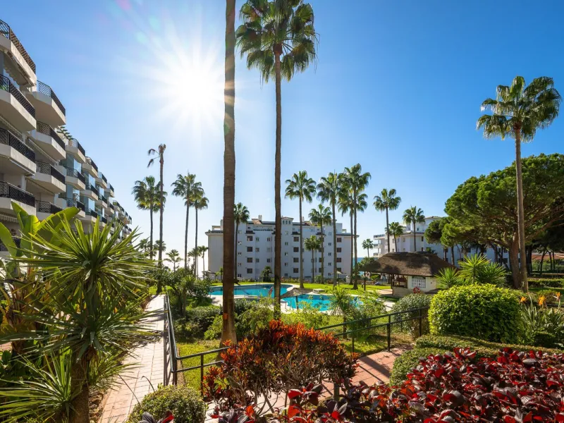 Frontline Beach 2-Bedroom Apartment in Mi Capricho, Calahonda