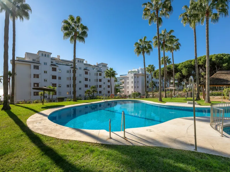 Frontline Beach 2-Bedroom Apartment in Mi Capricho, Calahonda