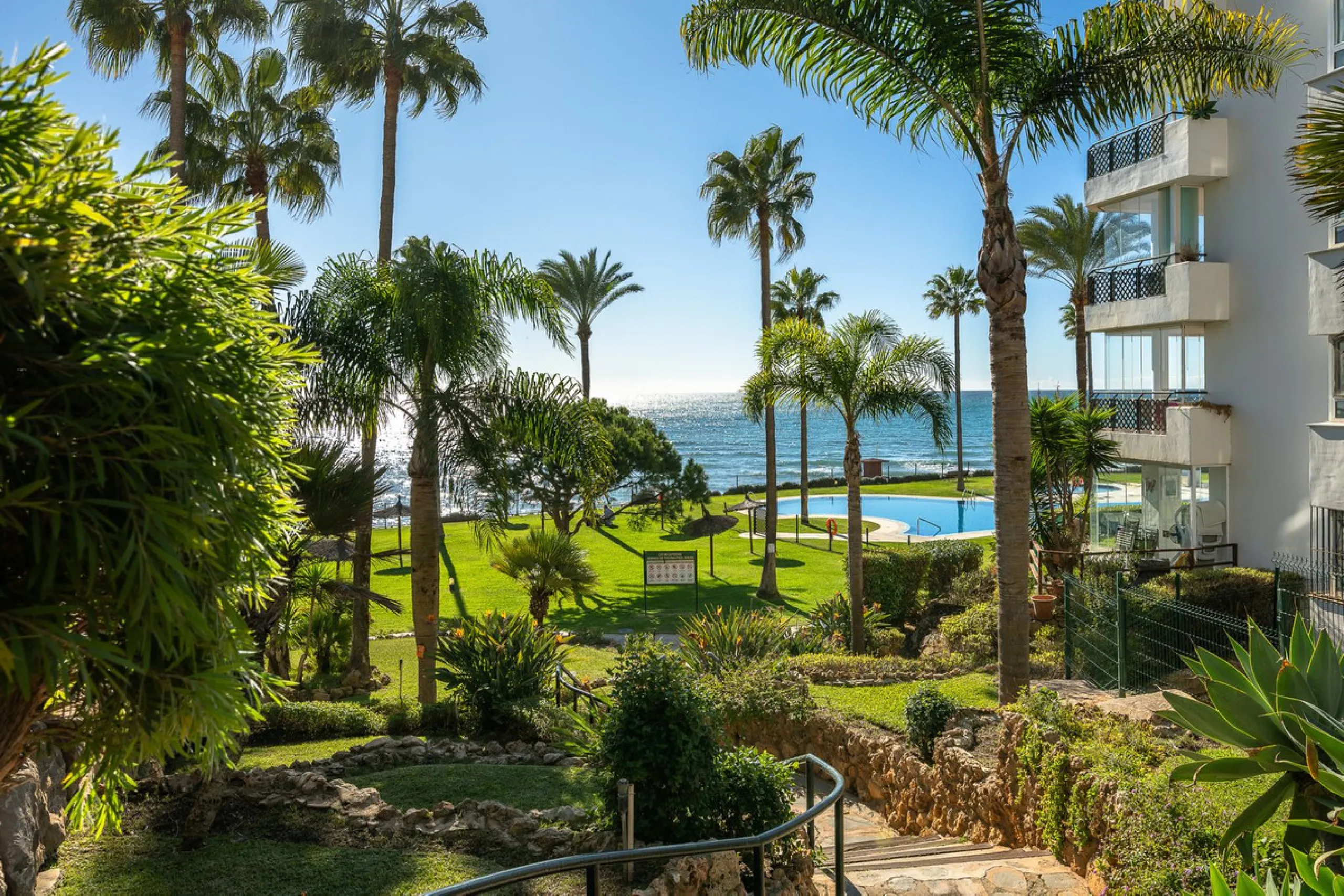 Frontline Beach 2-Bedroom Apartment in Mi Capricho, Calahonda