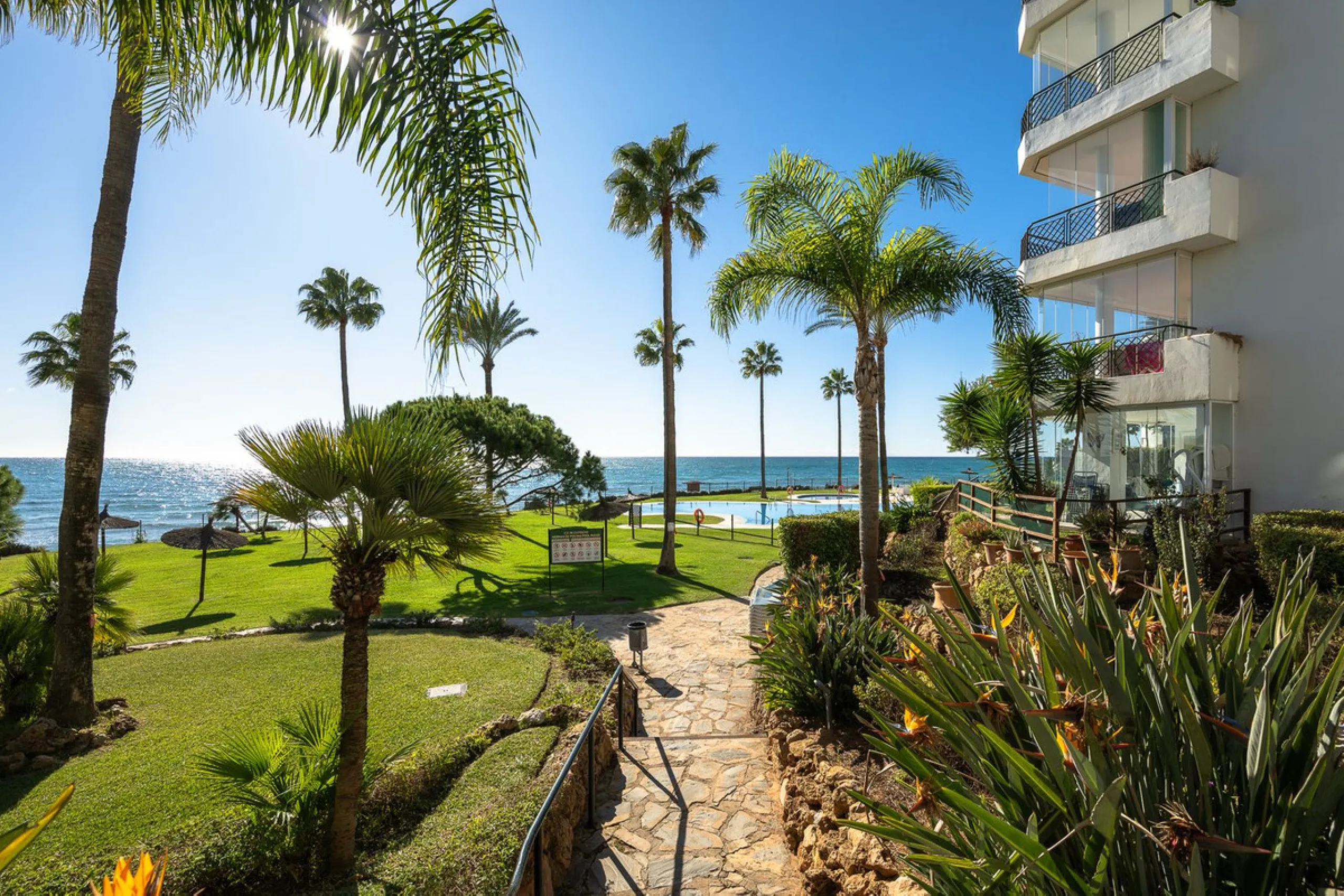 Frontline Beach 2-Bedroom Apartment in Mi Capricho, Calahonda