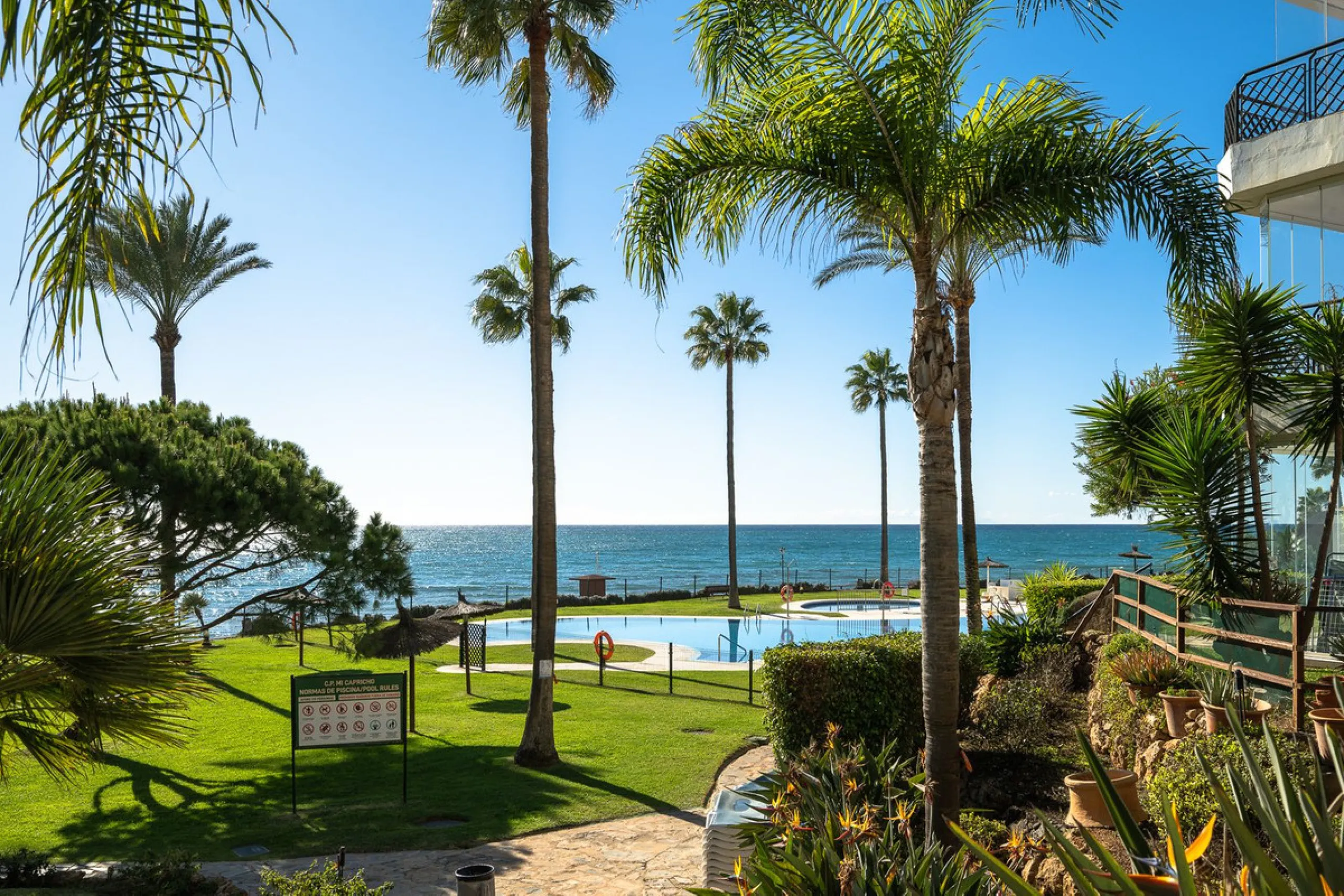 Frontline Beach 2-Bedroom Apartment in Mi Capricho, Calahonda