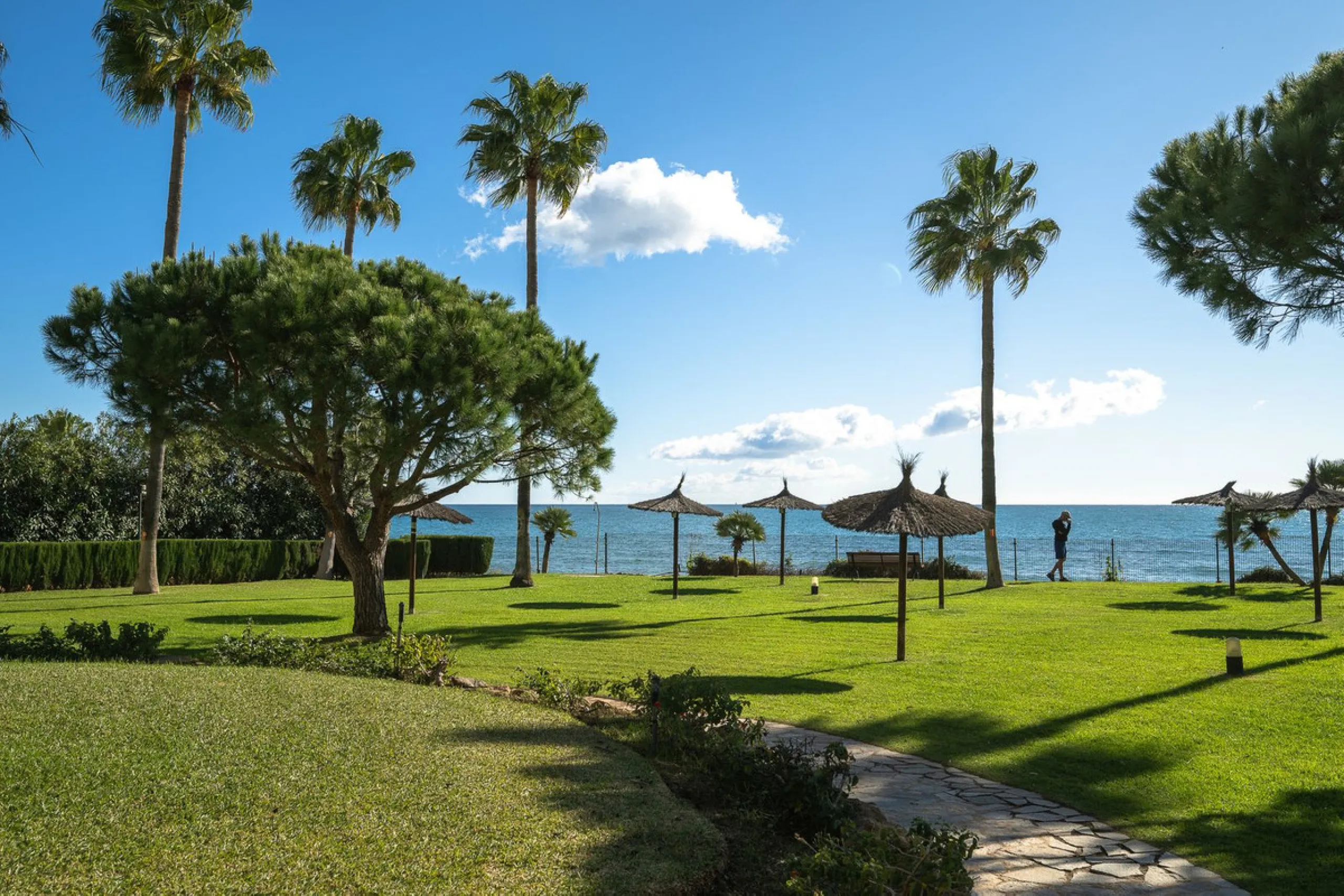 Frontline Beach 2-Bedroom Apartment in Mi Capricho, Calahonda