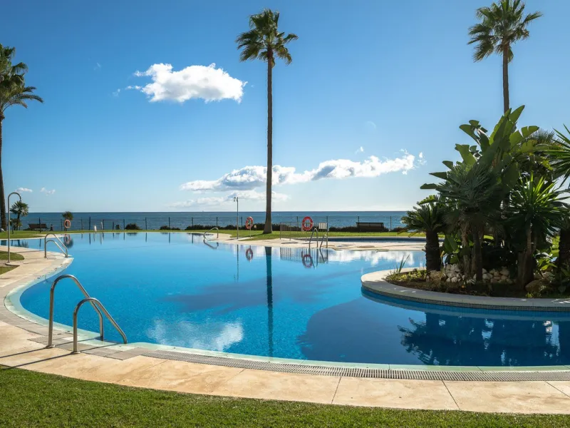 Frontline Beach 2-Bedroom Apartment in Mi Capricho, Calahonda