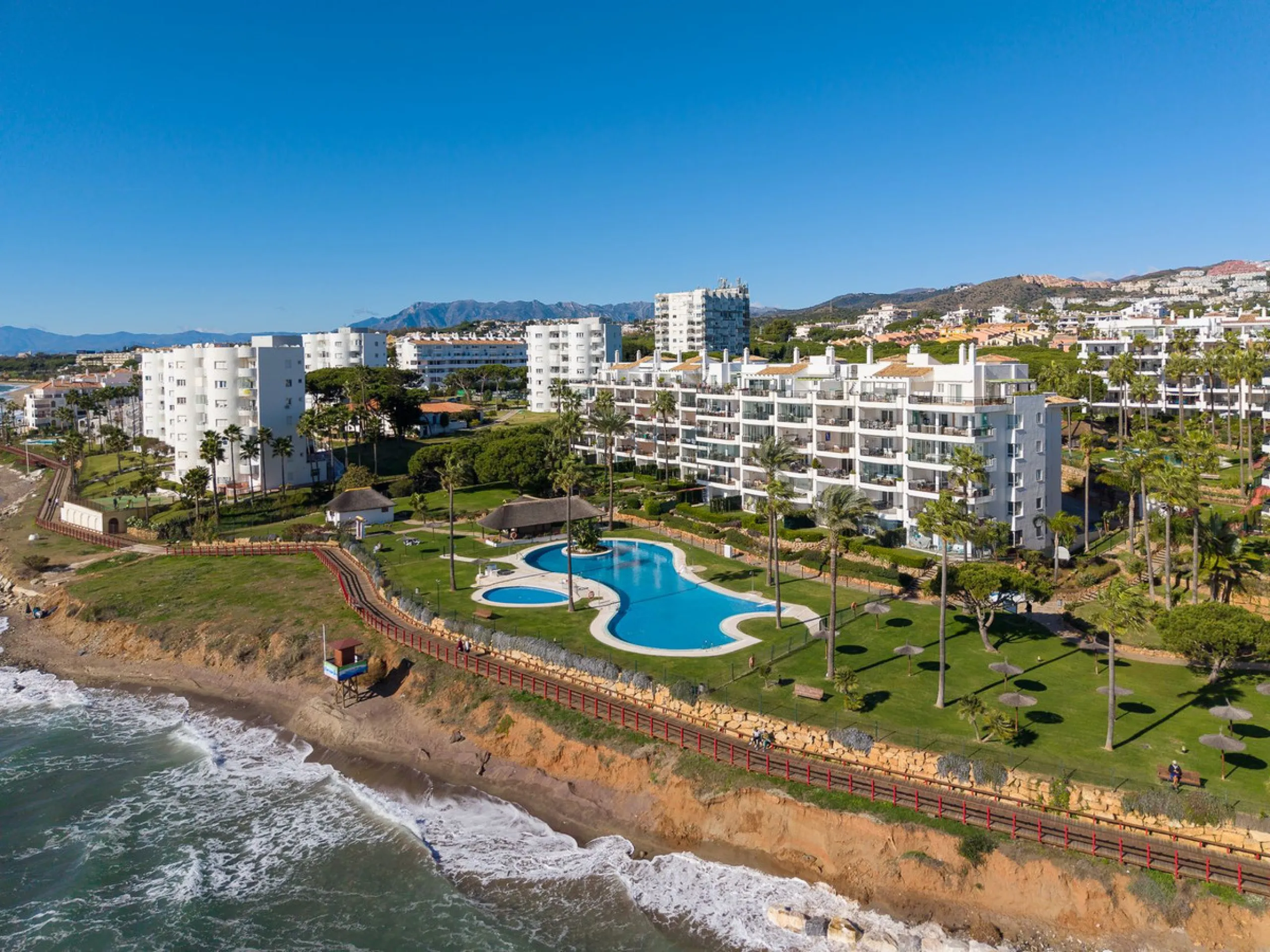 Frontline Beach 2-Bedroom Apartment in Mi Capricho, Calahonda