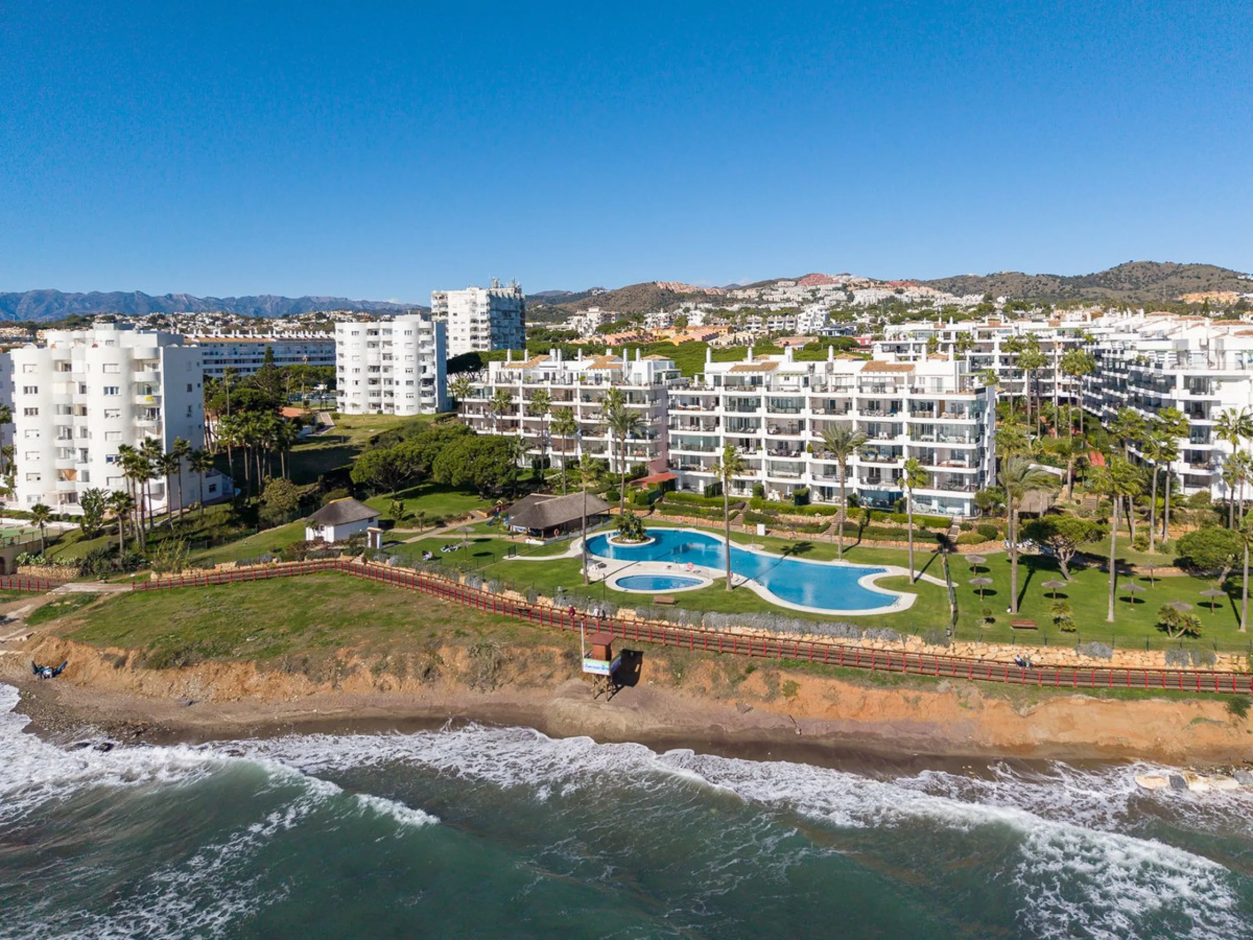 Frontline Beach 2-Bedroom Apartment in Mi Capricho, Calahonda