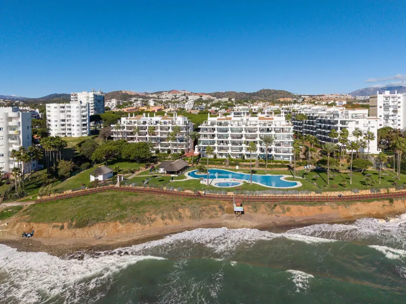 Frontline Beach 2-Bedroom Apartment in Mi Capricho, Calahonda