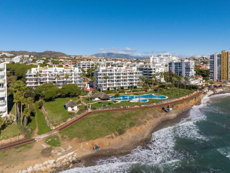 Frontline Beach 2-Bedroom Apartment in Mi Capricho, Calahonda