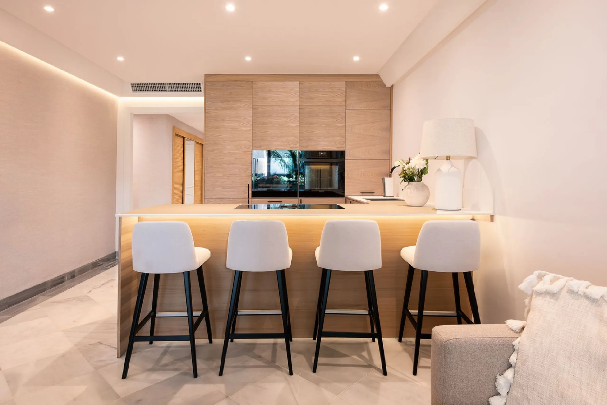 Apartment - Middle Floor Apartment в продаже в Marbella, Málaga. В доме 2 спален и 1 ванных комнат. Площадь дома 100 м²