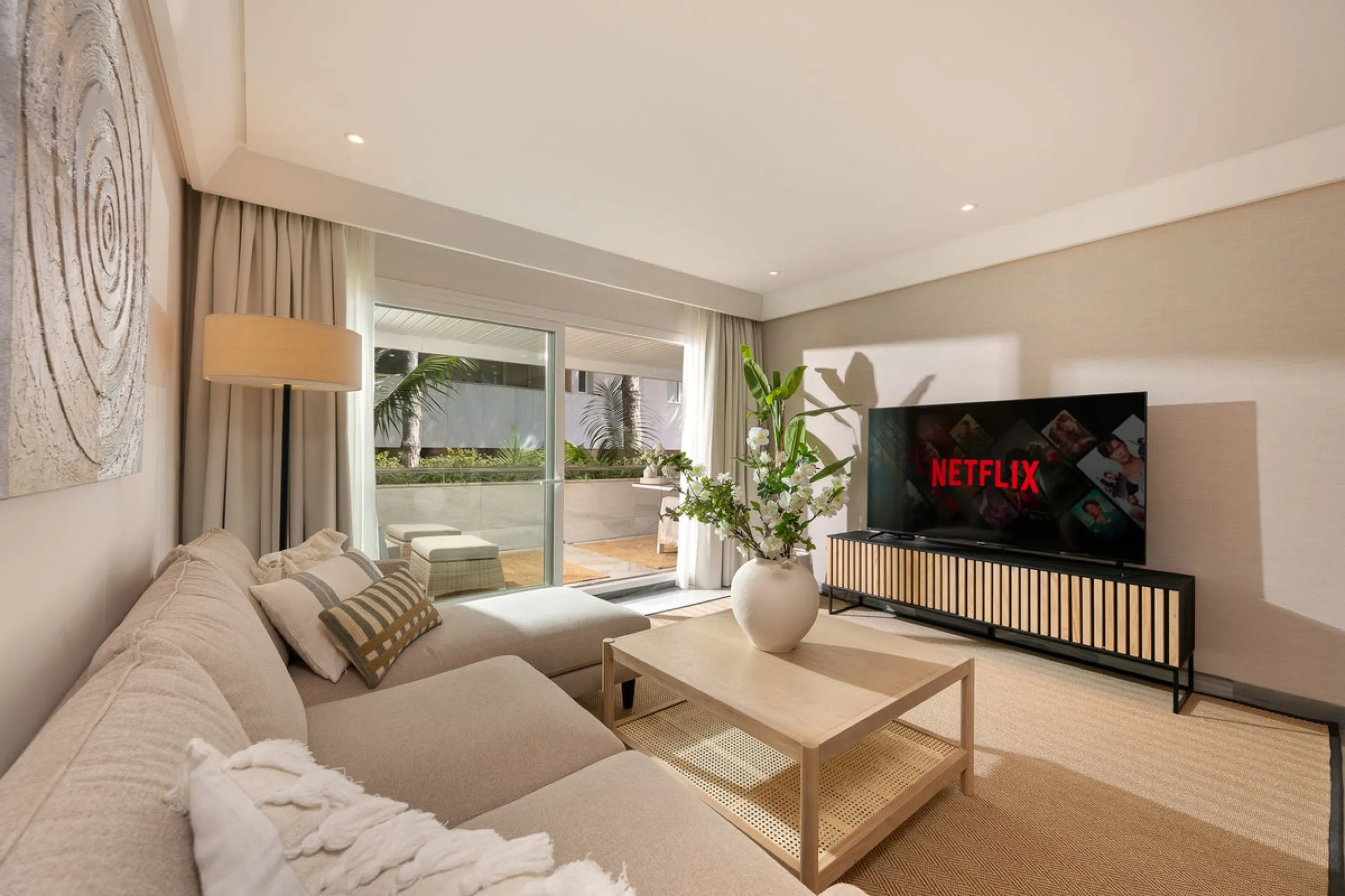 Apartment - Middle Floor Apartment в продаже в Marbella, Málaga. В доме 2 спален и 1 ванных комнат. Площадь дома 100 м²