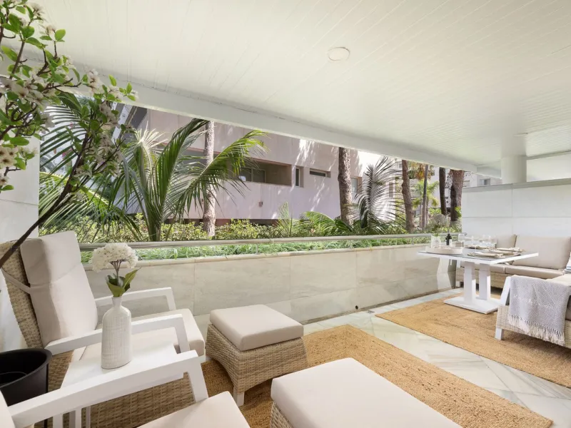 Apartment - Middle Floor Apartment в продаже в Marbella, Málaga. В доме 2 спален и 1 ванных комнат. Площадь дома 100 м²