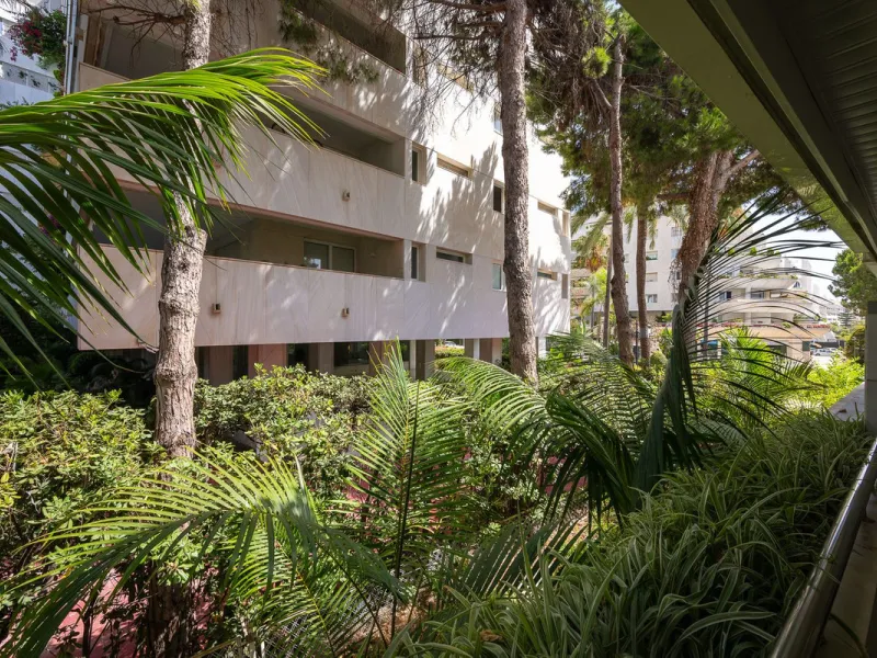 Apartment - Middle Floor Apartment в продаже в Marbella, Málaga. В доме 2 спален и 1 ванных комнат. Площадь дома 100 м²