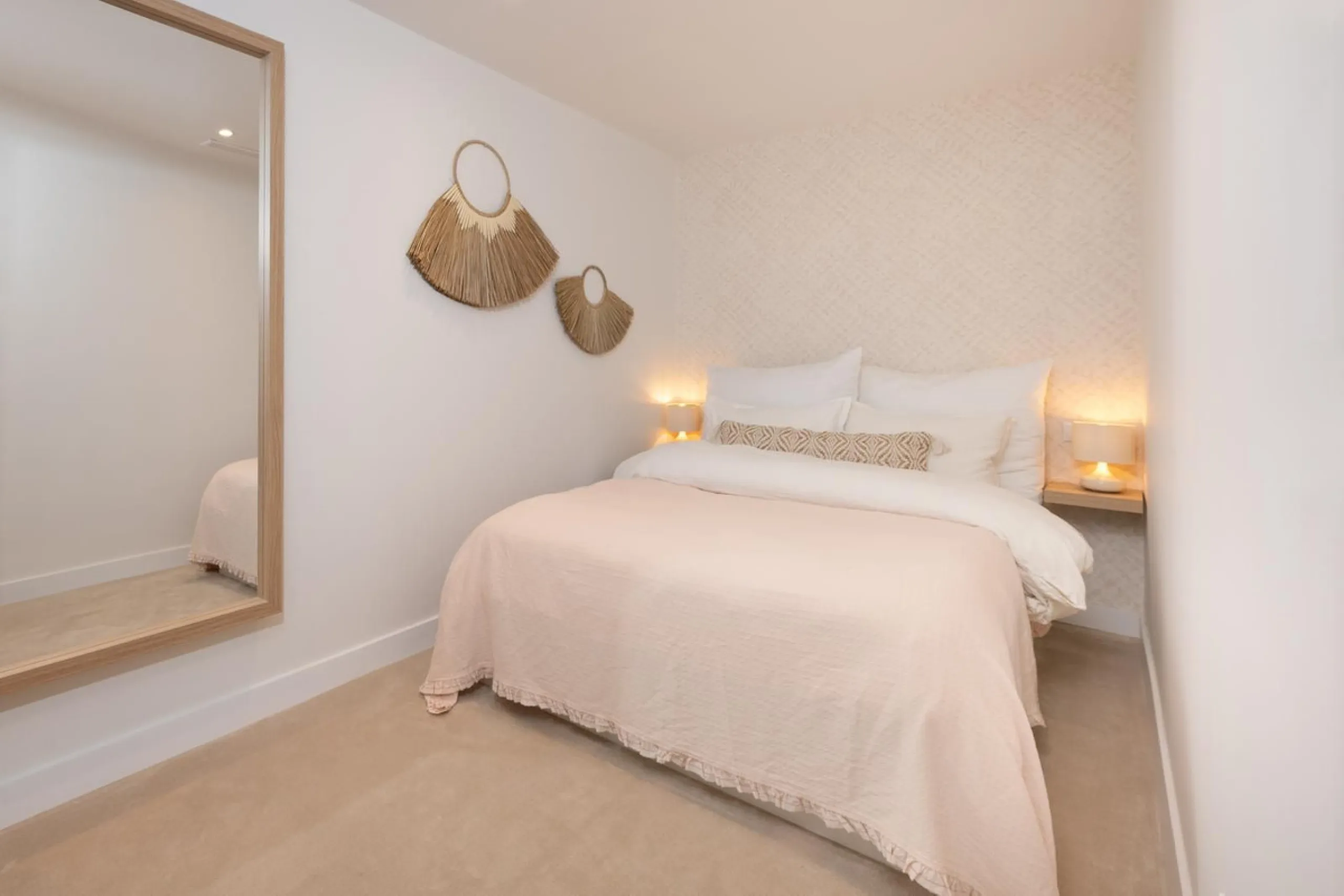 Apartment - Middle Floor Apartment в продаже в Marbella, Málaga. В доме 2 спален и 1 ванных комнат. Площадь дома 100 м²