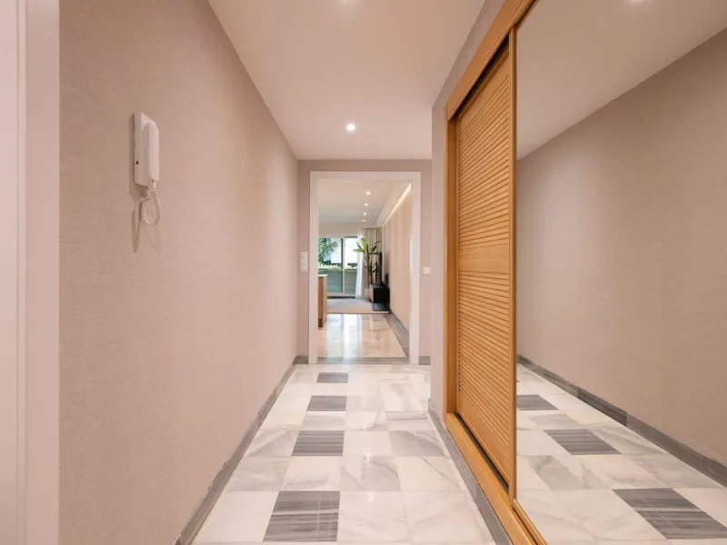 Apartment - Middle Floor Apartment в продаже в Marbella, Málaga. В доме 2 спален и 1 ванных комнат. Площадь дома 100 м²