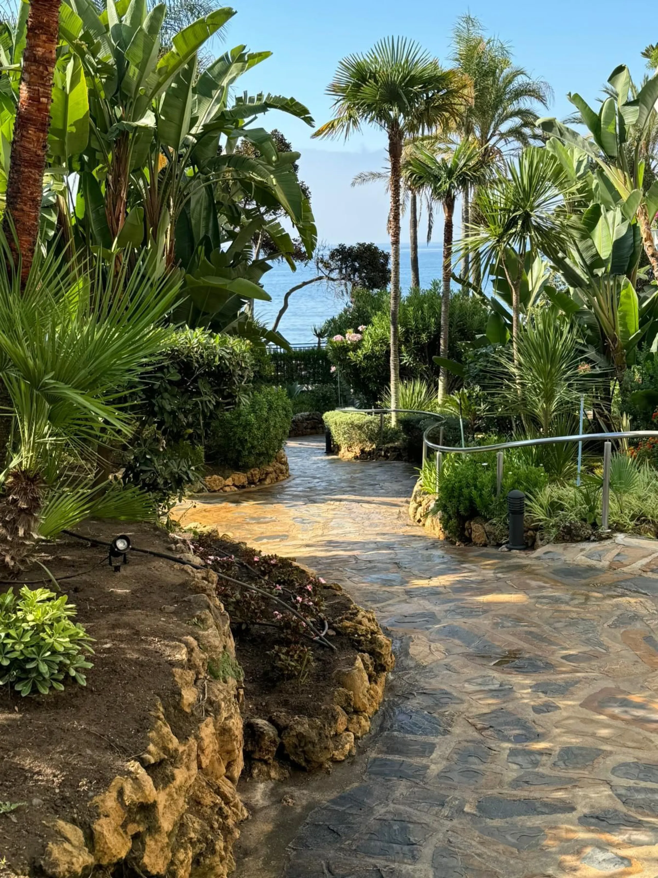 Apartment - Middle Floor Apartment в продаже в Marbella, Málaga. В доме 2 спален и 1 ванных комнат. Площадь дома 100 м²