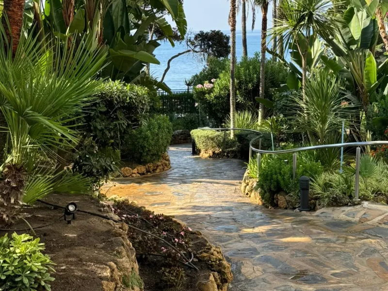 Apartment - Middle Floor Apartment в продаже в Marbella, Málaga. В доме 2 спален и 1 ванных комнат. Площадь дома 100 м²
