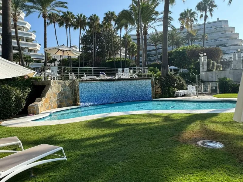 Apartment - Middle Floor Apartment в продаже в Marbella, Málaga. В доме 2 спален и 1 ванных комнат. Площадь дома 100 м²