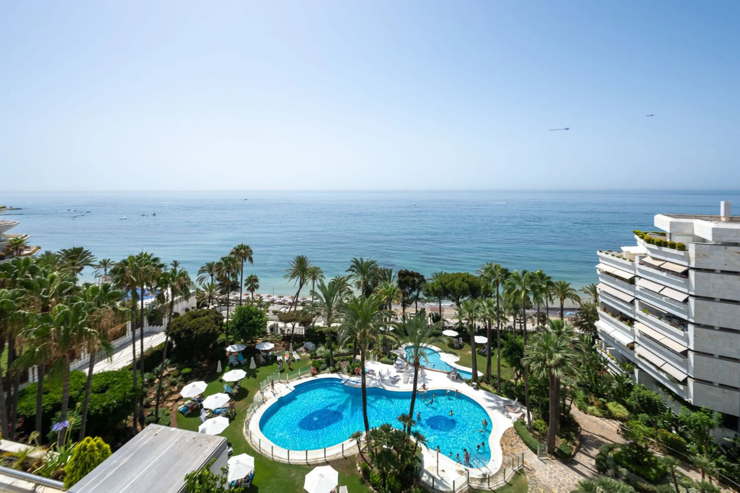 Apartment - Middle Floor Apartment в продаже в Marbella, Málaga. В доме 2 спален и 1 ванных комнат. Площадь дома 100 м²