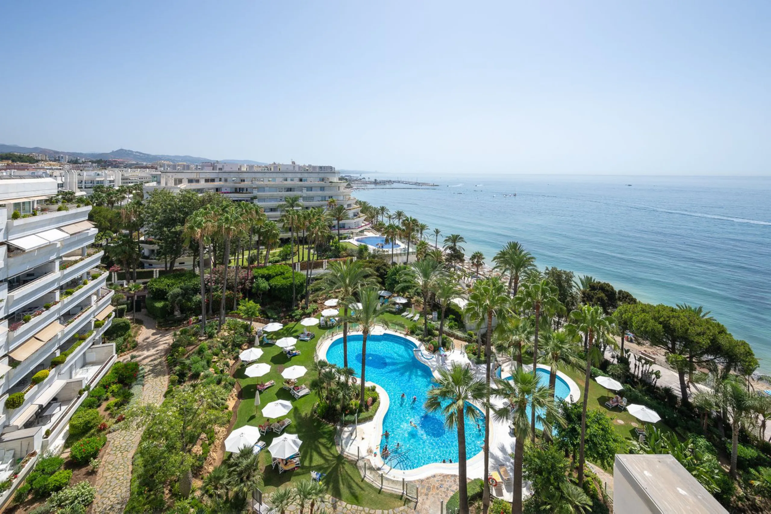 Apartment - Middle Floor Apartment в продаже в Marbella, Málaga. В доме 2 спален и 1 ванных комнат. Площадь дома 100 м²