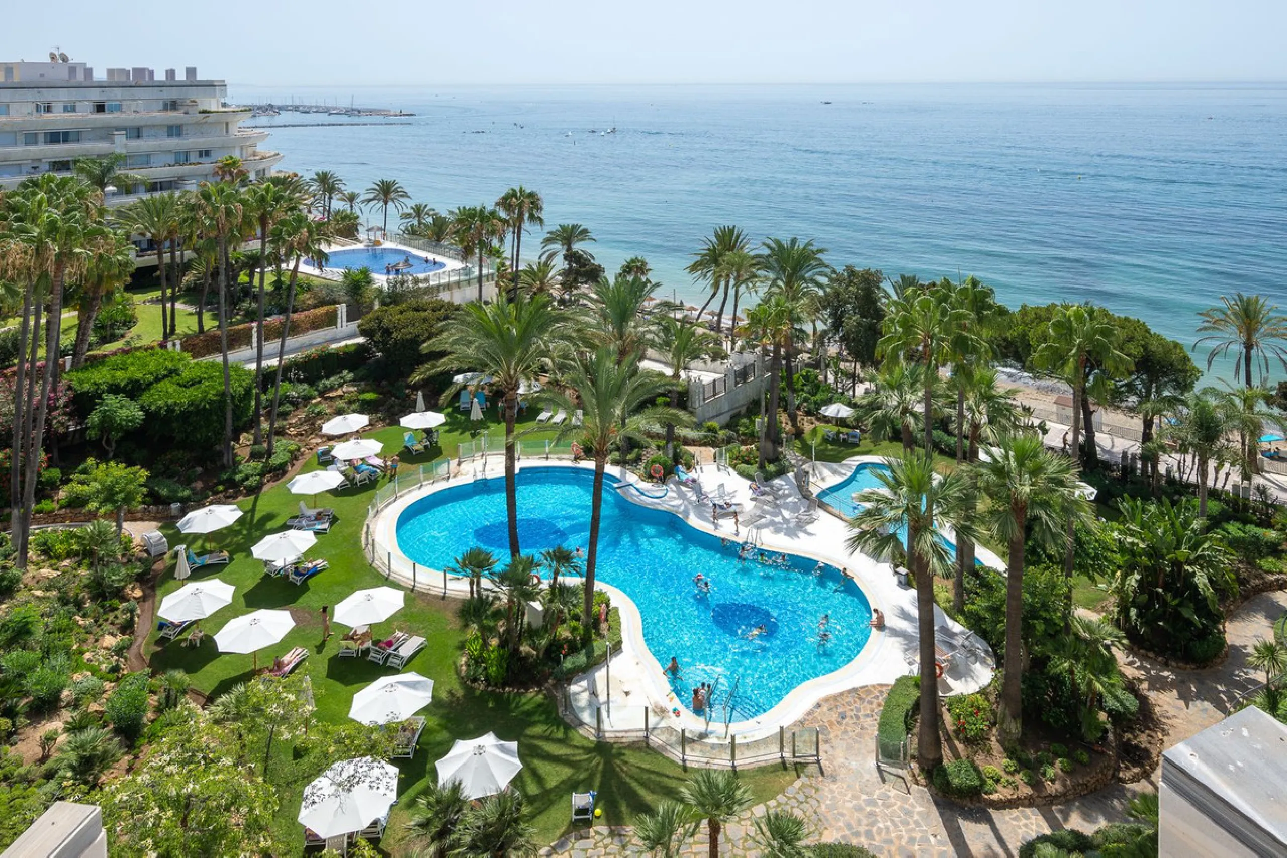 Apartment - Middle Floor Apartment в продаже в Marbella, Málaga. В доме 2 спален и 1 ванных комнат. Площадь дома 100 м²