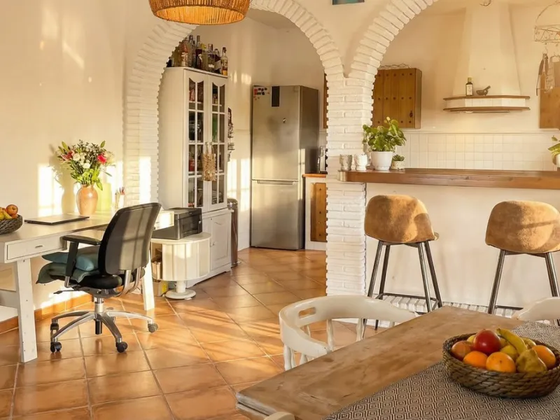 This charming single-storey detached villa with private pool, outdoor kitchen and panoramic views towards La Maroma is priced at €399,000 and is located near Colmenar in the Axarquía region. The property is set in a peaceful, green environment with good a