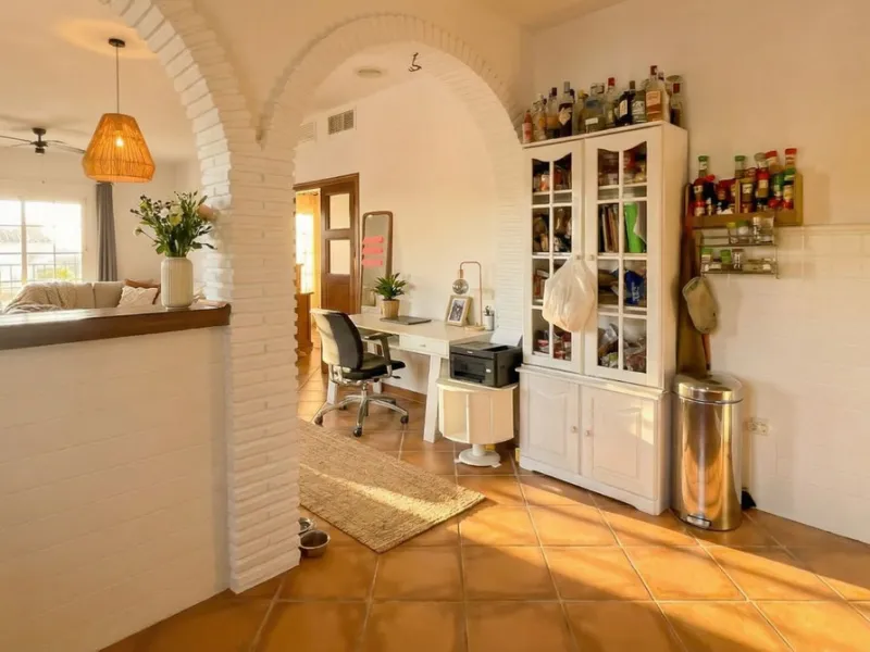 This charming single-storey detached villa with private pool, outdoor kitchen and panoramic views towards La Maroma is priced at €399,000 and is located near Colmenar in the Axarquía region. The property is set in a peaceful, green environment with good a