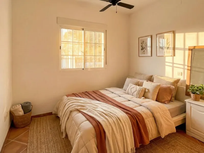 This charming single-storey detached villa with private pool, outdoor kitchen and panoramic views towards La Maroma is priced at €399,000 and is located near Colmenar in the Axarquía region. The property is set in a peaceful, green environment with good a